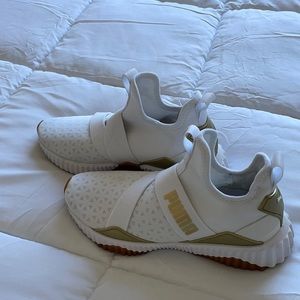 Puma Women’s Defy Mid Sneaker